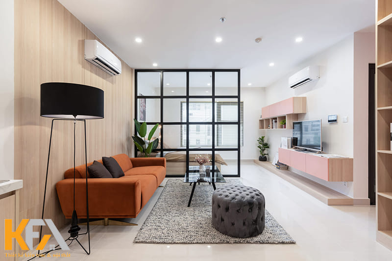 Bộ sofa màu cam đất là điểm sáng của cả căn nhà