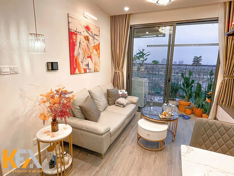 Điểm nhấn phòng khách đến từ các họa tiết trang trí có gam màu rực rỡ