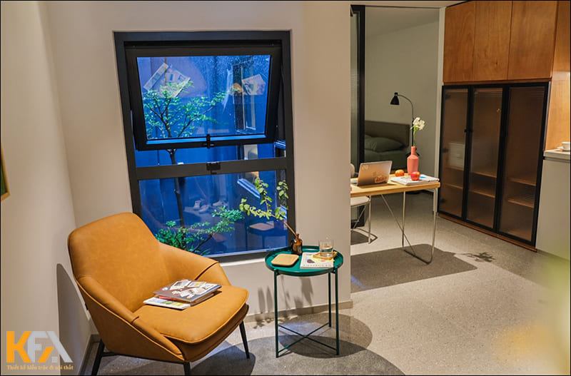 Tạo điểm nhấn cho không gian bằng các món đồ trang trí hoặc các gam màu đối lập