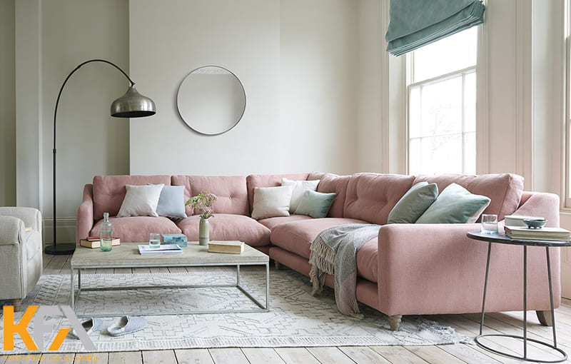 Bộ sofa hồng pastel làm sáng cả căn phòng