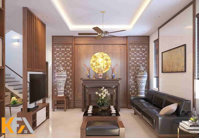 Bàn thờ được trang trí đẹp mắt, cân đối với các món đồ có đôi, có cặp