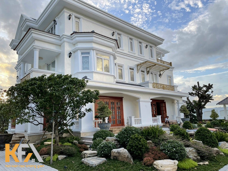 Biệt thự nhà vườn 3 tầng màu trắng phong cách Tân cổ điển mang hơi thở châu Âu quý tộc